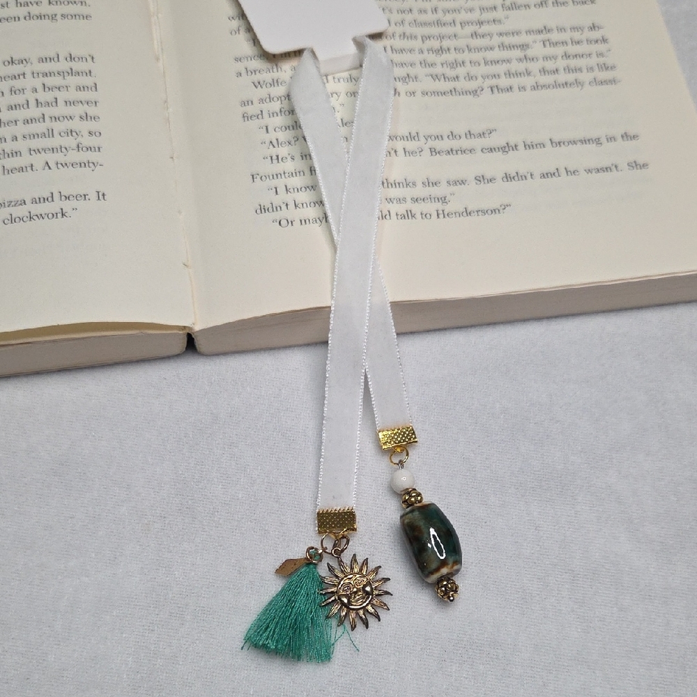 Handmade White Velvet Ribbon Beaded Bookmark Gold Sunshine Charm Green Tassel